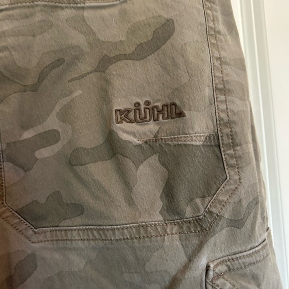 Men's Kuhl Camo Cargo Shorts - Picture 9 of 10